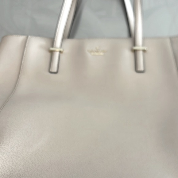 Kate Spade, Cream Leather, 13x15x6, purse. - Picture 7 of 8